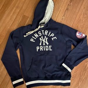 New York Yankees Embroidered Hoodie. Size Medium. Excellent condition.